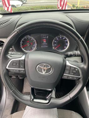 2020 Toyota Highlander LE