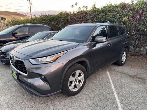 2020 Toyota Highlander LE