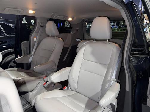 2019 Toyota Sienna XLE