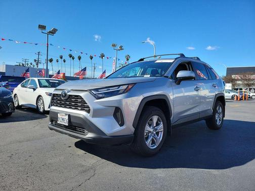 2025 Toyota RAV4 XLE