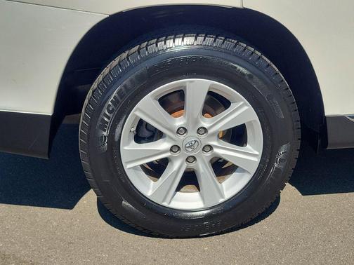 2013 Toyota Highlander SE