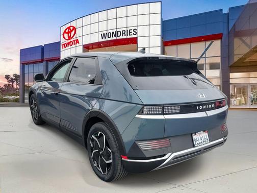 2023 Hyundai IONIQ 5 SE Standard Range