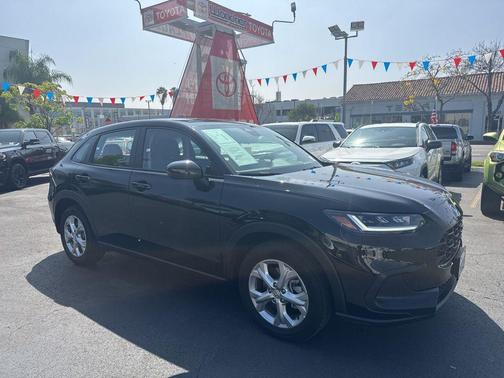 Crystal Black Pearl 2025 Honda HR-V LX