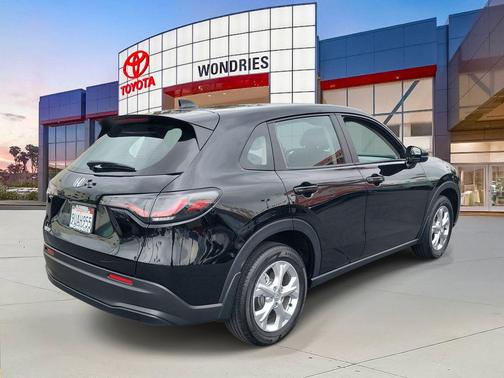 Crystal Black Pearl 2025 Honda HR-V LX