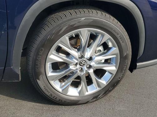 2022 Toyota Highlander Limited
