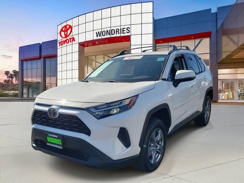 2022 Toyota RAV4 XLE