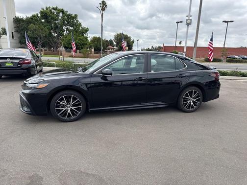2023 Toyota Camry SE