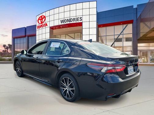 2023 Toyota Camry SE