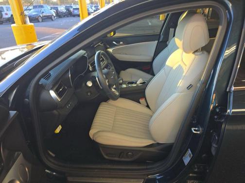 2024 Genesis G70 2.5T RWD