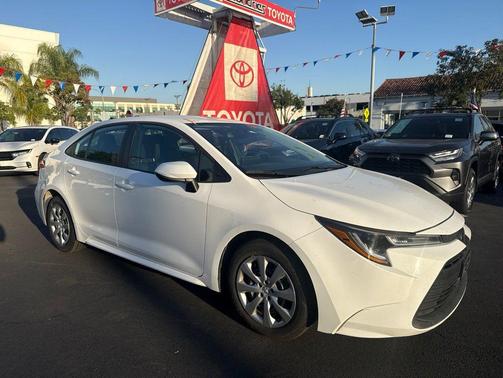 Ice Cap 2024 Toyota Corolla LE
