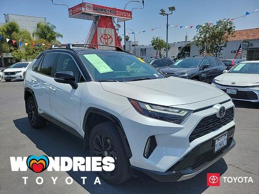Wind Chill Pearl/Midnight Black Metallic 2025 Toyota RAV4 Hybrid SE