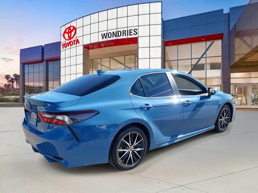 2023 Toyota Camry SE