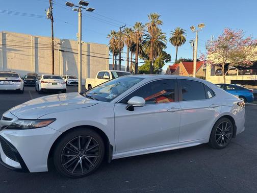 2024 Toyota Camry SE