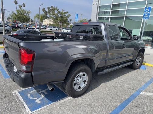 2022 Toyota Tacoma SR