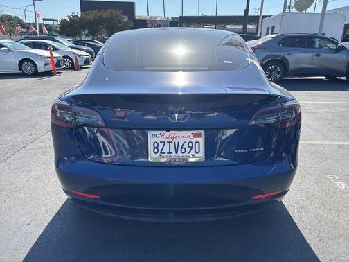 Deep Blue Metallic 2022 Tesla Model 3 Long Range
