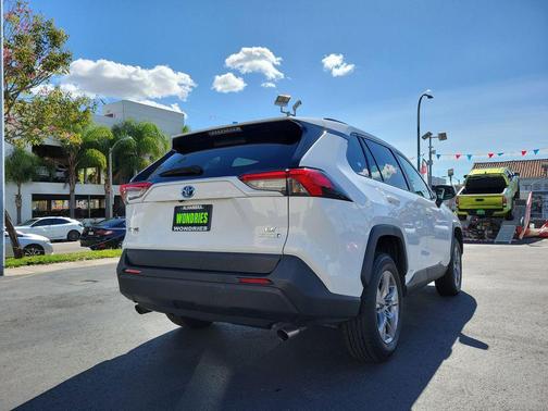 2023 Toyota RAV4 Hybrid LE