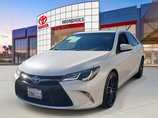 2016 Toyota Camry SE w/Special Edition Pkg