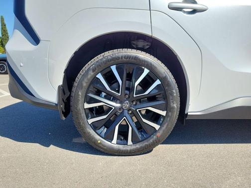 Wind Chill Pearl 2026 Toyota bZ Limited