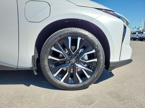 Wind Chill Pearl 2026 Toyota bZ Limited
