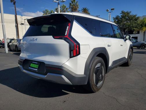 2024 Kia EV9 Wind