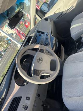 2011 Toyota Sienna LE