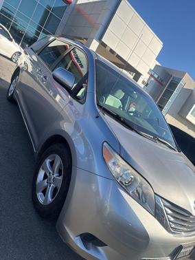 2011 Toyota Sienna LE