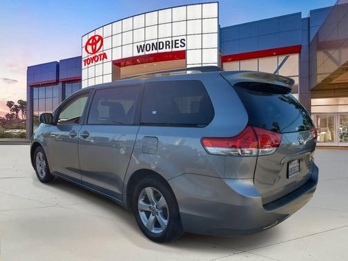 2011 Toyota Sienna LE