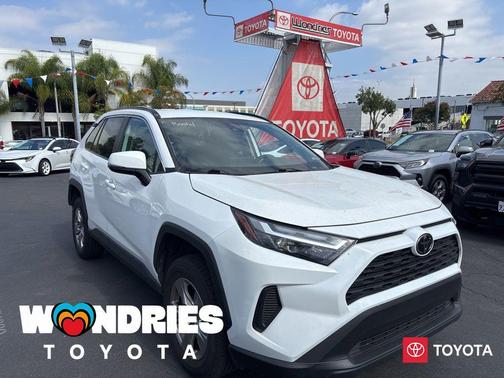 Ice Cap 2024 Toyota RAV4 XLE
