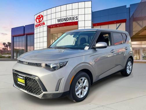 Steel Gray 2023 Kia Soul LX
