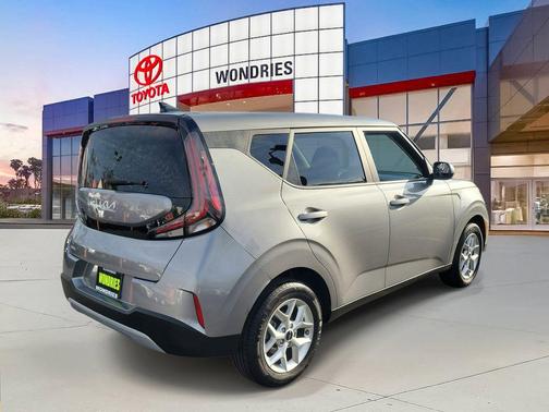 Steel Gray 2023 Kia Soul LX
