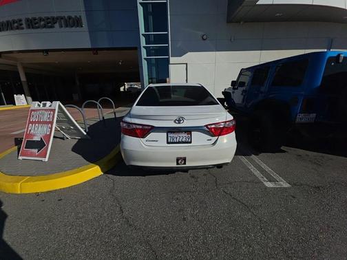 2016 Toyota Camry SE