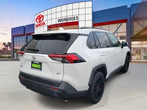 2019 Toyota RAV4 LE