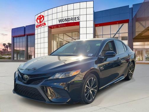 2018 Toyota Camry SE