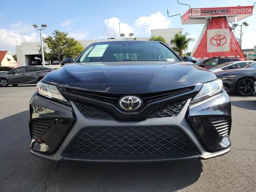 2018 Toyota Camry SE