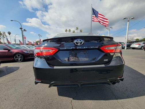 2018 Toyota Camry SE