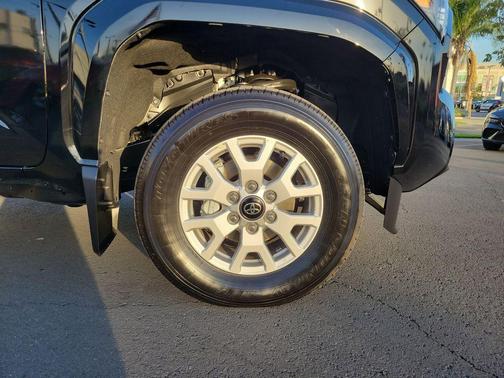 2025 Toyota Tacoma SR5