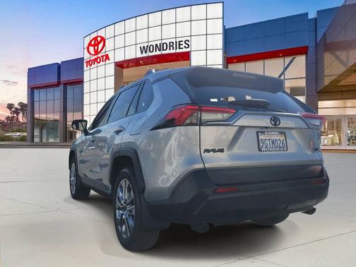2023 Toyota RAV4 XLE Premium