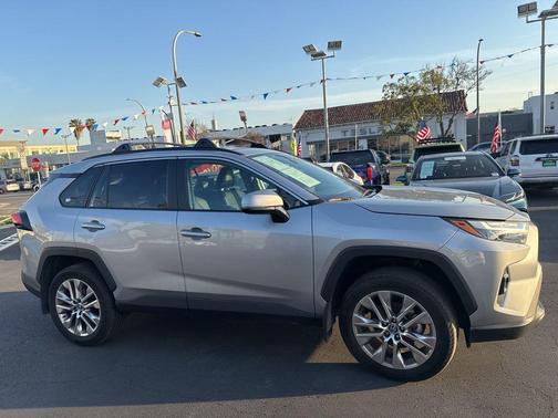 2023 Toyota RAV4 XLE Premium