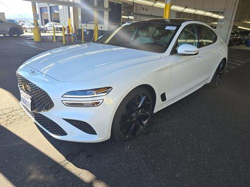 2023 Genesis G70 2.0T RWD