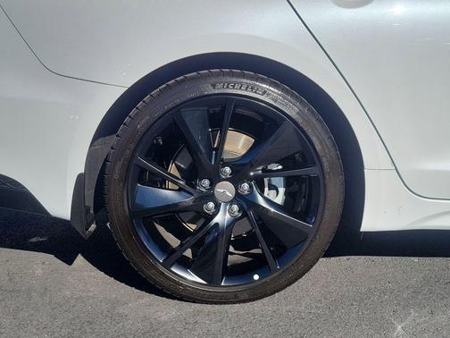 2023 Genesis G70 2.0T RWD