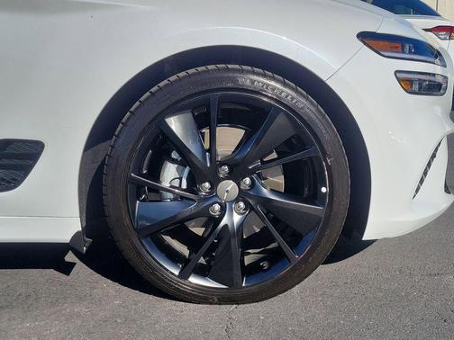 2023 Genesis G70 2.0T RWD