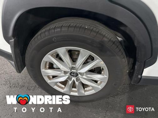 2025 Toyota Corolla Cross LE