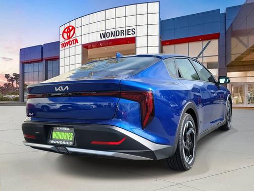2025 Kia K4 EX