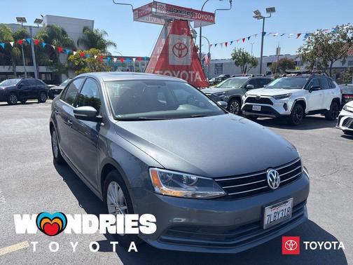 Platinum Gray Metallic 2015 Volkswagen Jetta Auto SE w/Connectivity