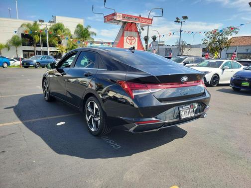 2023 Hyundai ELANTRA HEV Limited