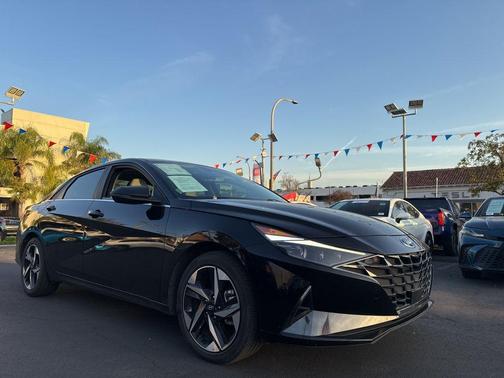 2023 Hyundai ELANTRA HEV Limited