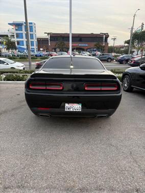 2015 Dodge Challenger SXT