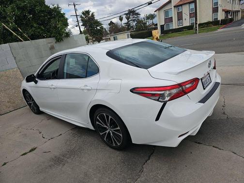 2019 Toyota Camry SE