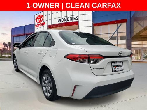 Ice Cap 2024 Toyota Corolla LE