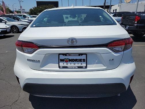 Ice Cap 2024 Toyota Corolla LE